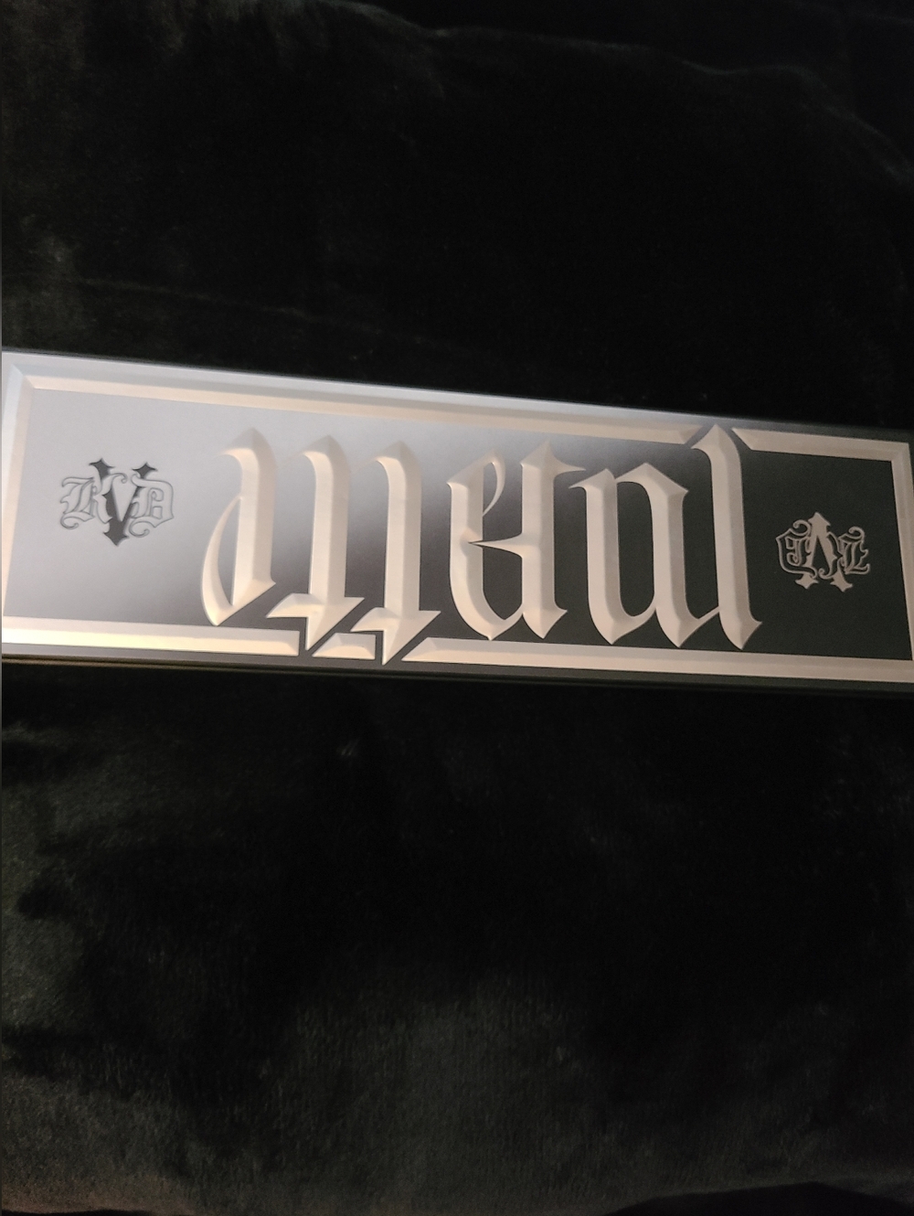 Kat Von D MetalMatte Eyeshadow Palette - Picture 4 of 5